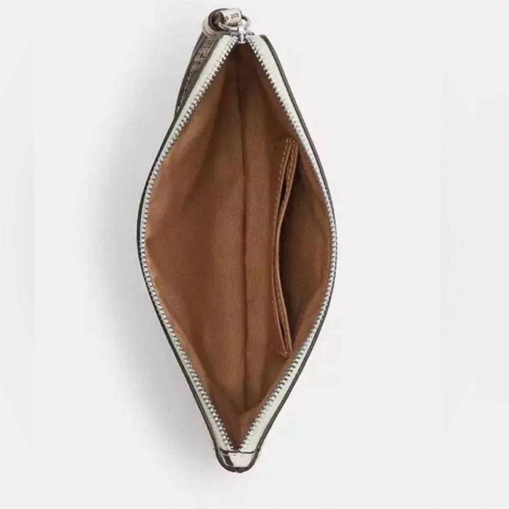 COACH LARGE CORNER ZIP WRISTLET WITH NEWSPAPER PRINT - Picture 4 of 5